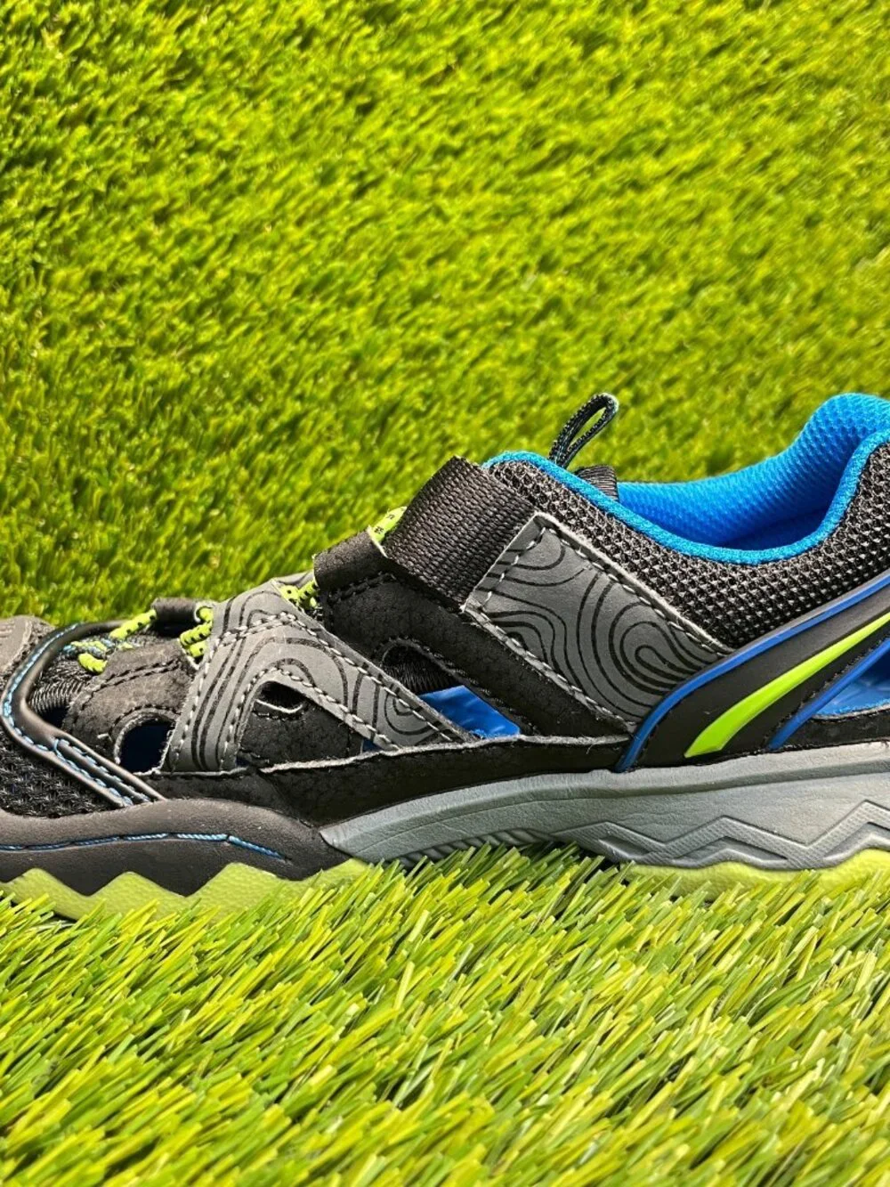 Skechers please review